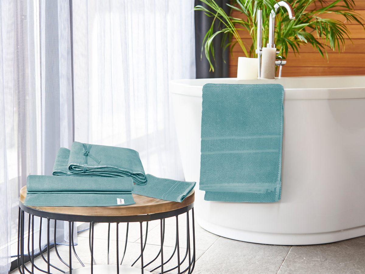 1920x1440_towel_light_blue_1